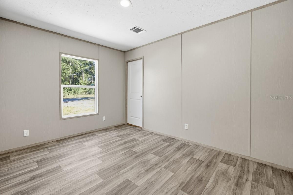 Image 22 of 41 For 1349 109th Avenue