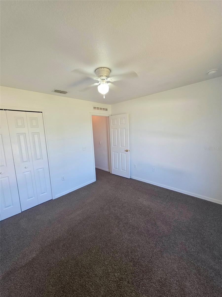 Image 15 of 18 For 513 Marion Oaks Manor