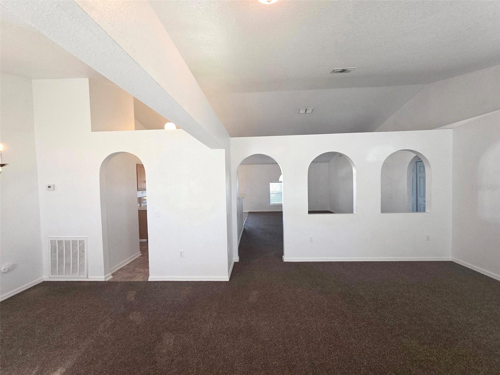 Image 3 of 18 For 513 Marion Oaks Manor