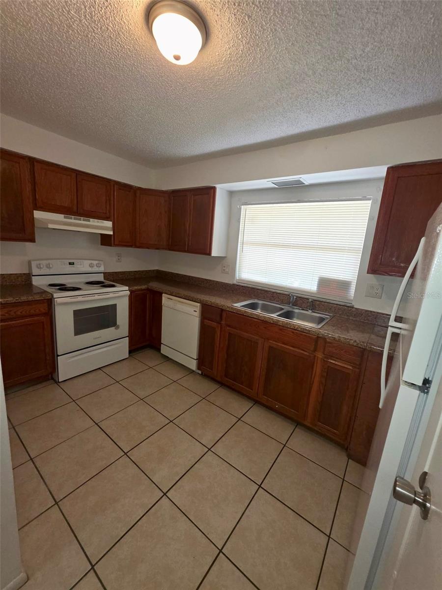 Image 4 of 14 For 14700 34th Terrace Road