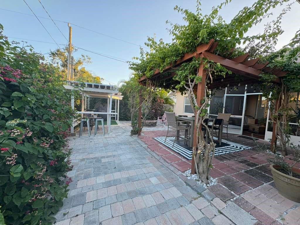 Image 3 of 40 For 3131 Hercules Road