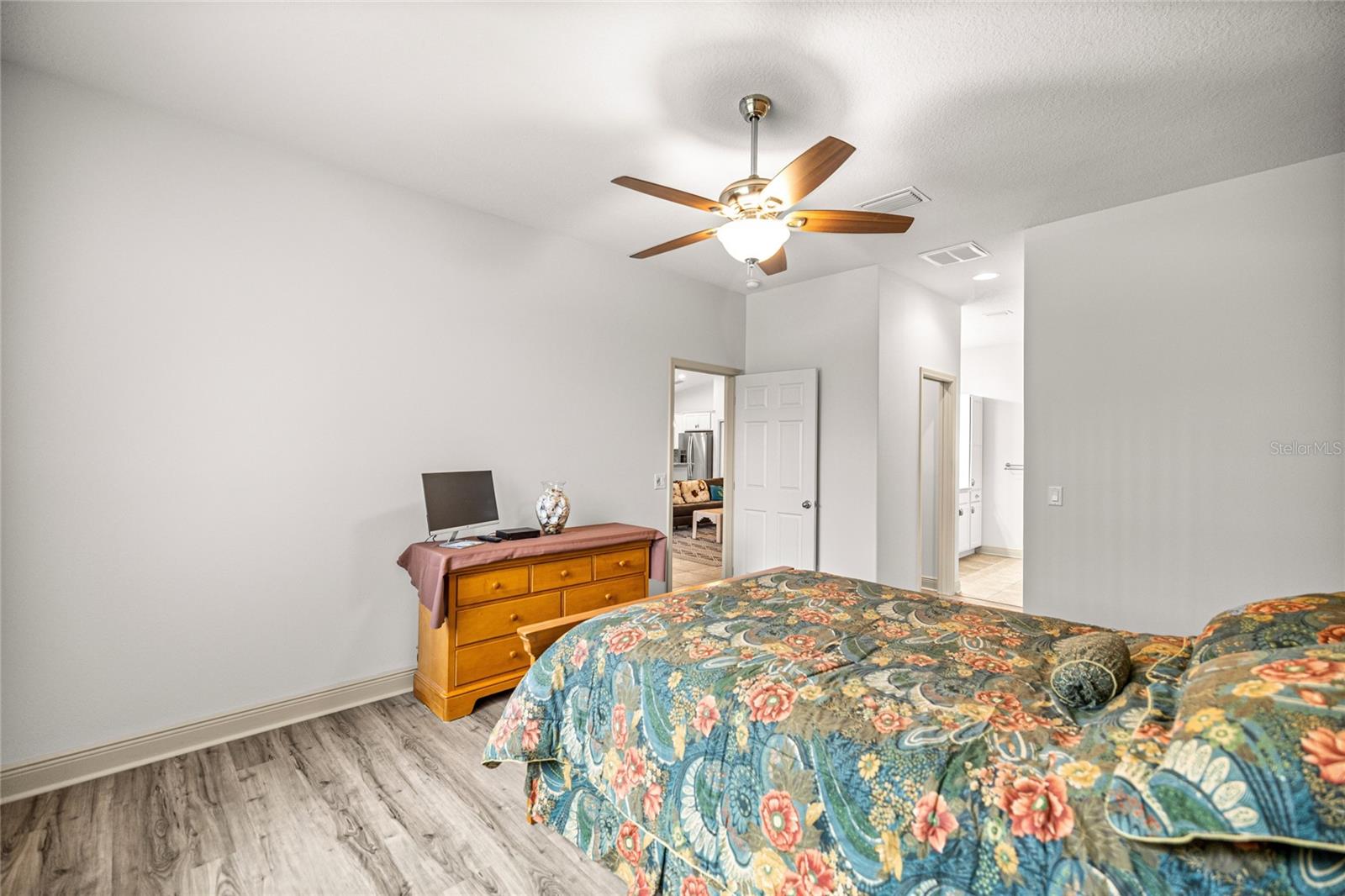 Image 13 of 41 For 2383 Brentwood Circle