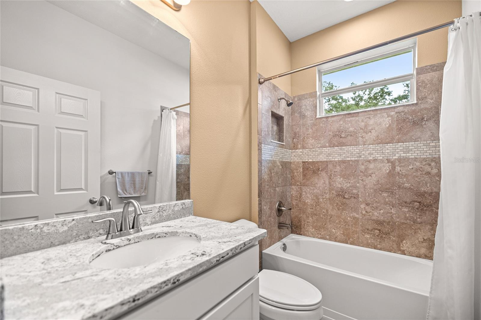 Image 18 of 41 For 2383 Brentwood Circle