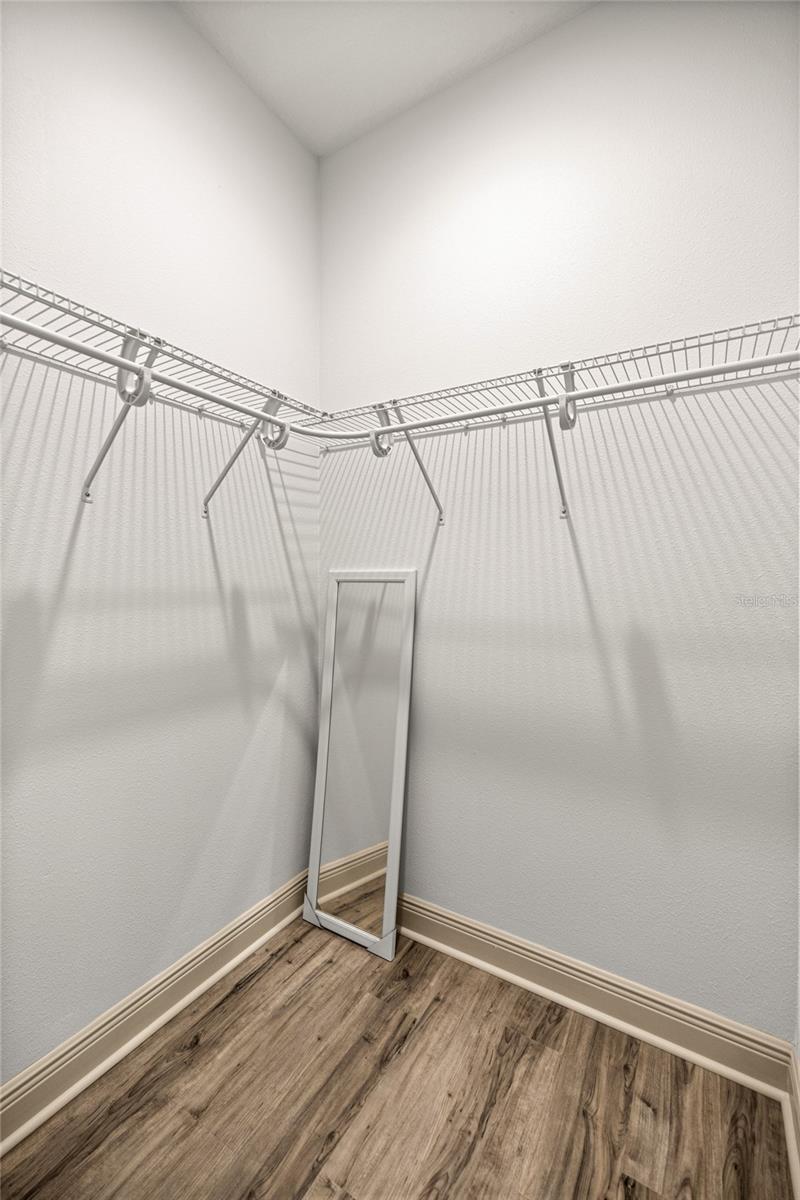 Image 21 of 41 For 2383 Brentwood Circle