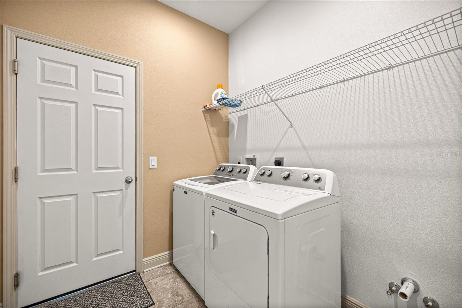 Image 22 of 41 For 2383 Brentwood Circle