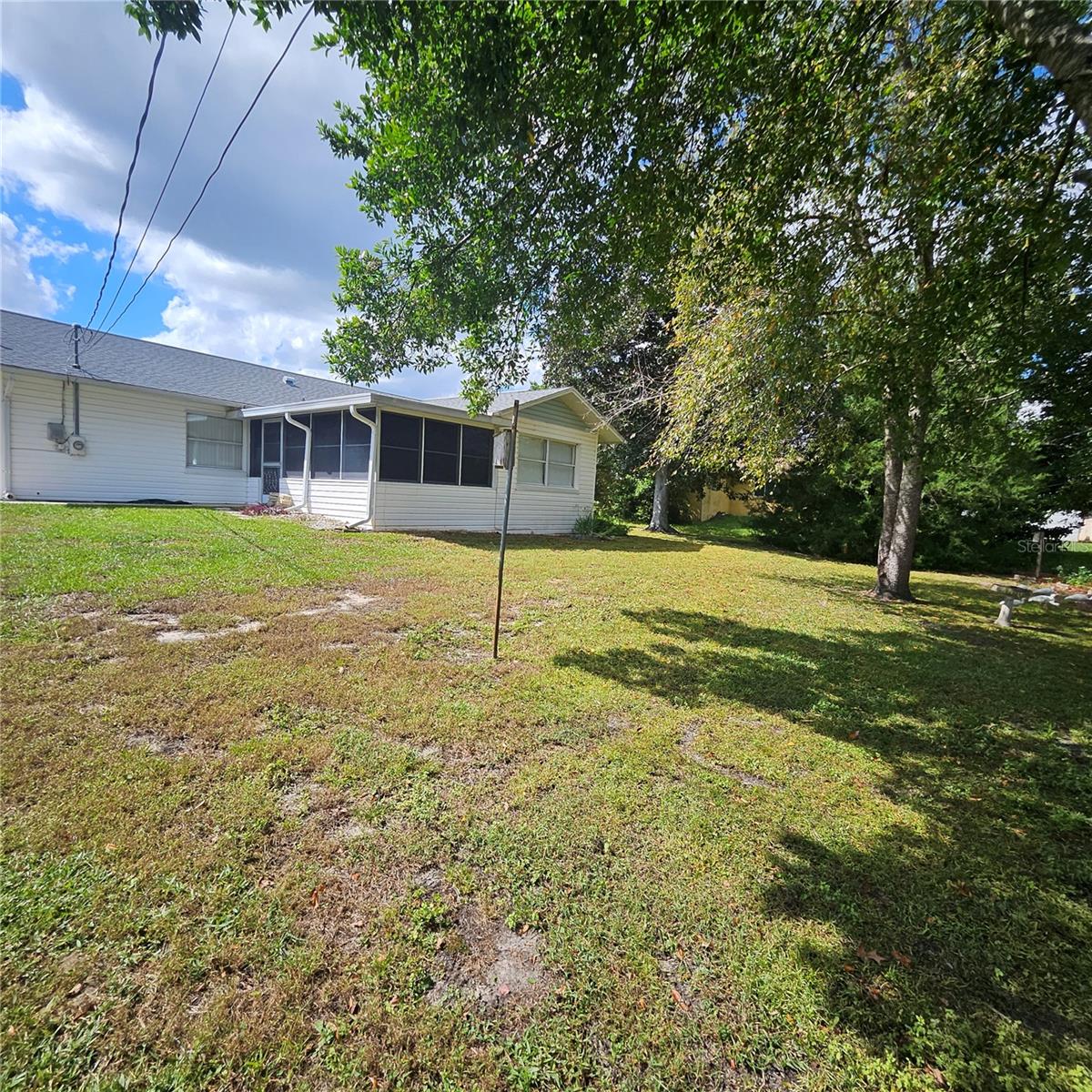 Image 13 of 61 For 879 Beakrush Lane