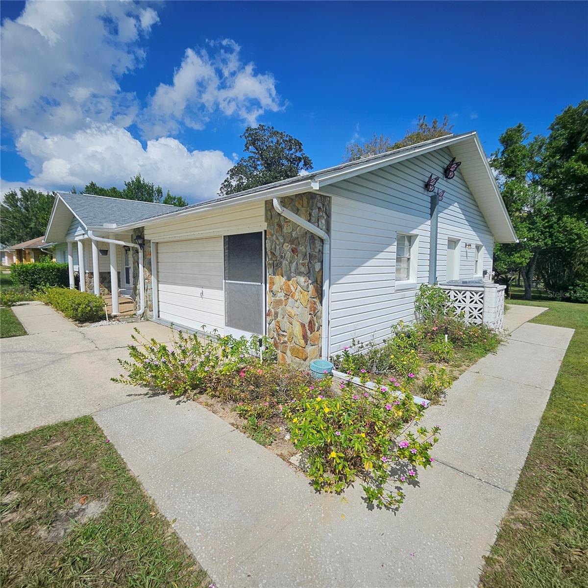 Image 16 of 61 For 879 Beakrush Lane