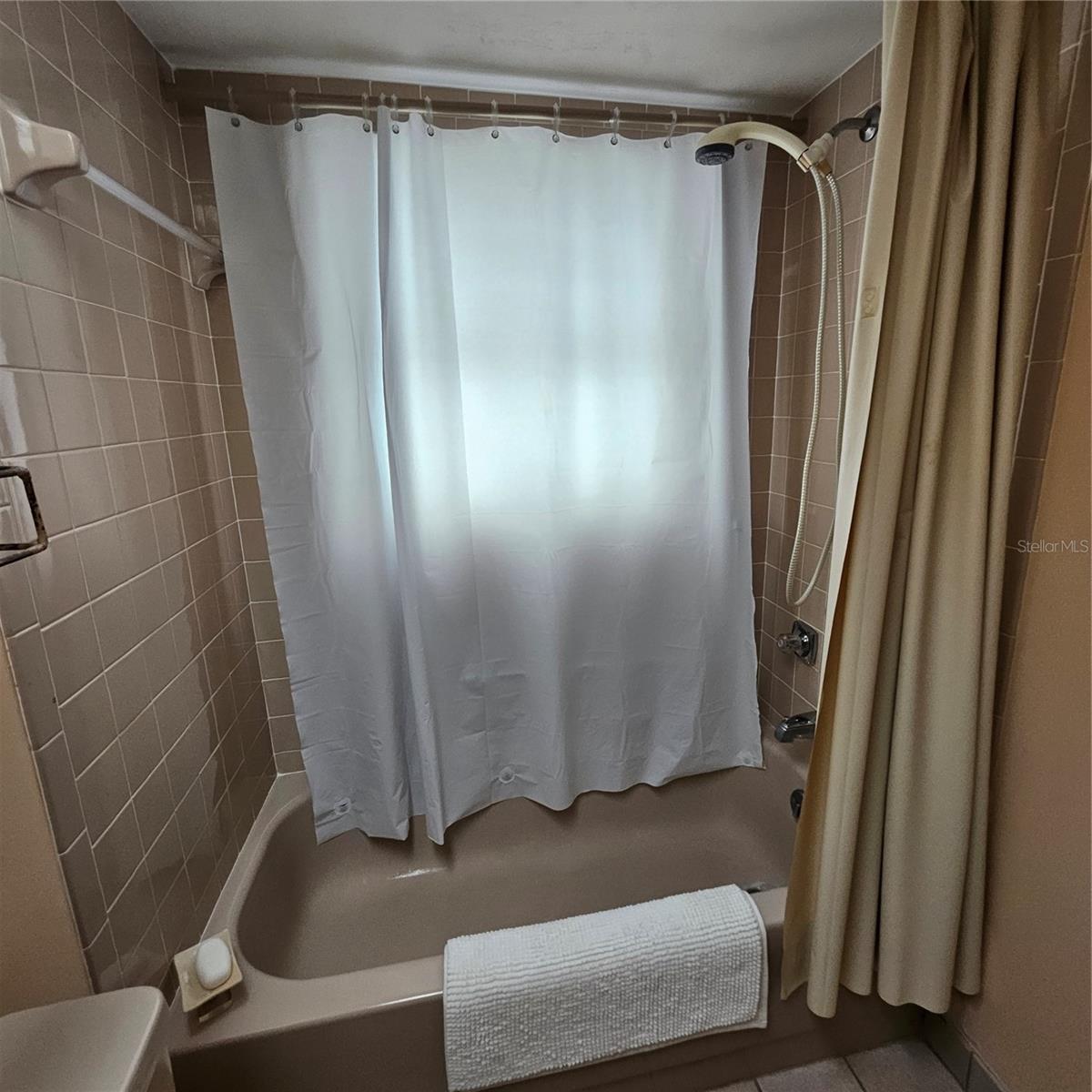 Image 35 of 61 For 879 Beakrush Lane