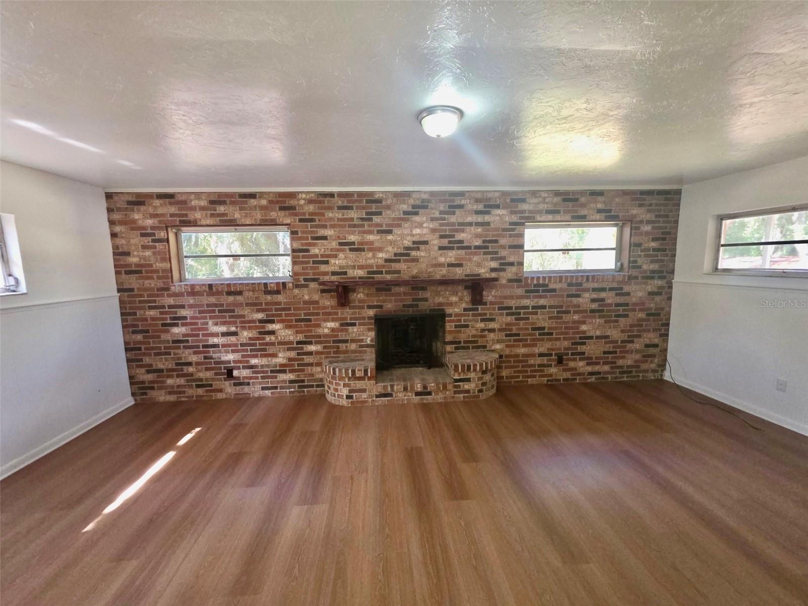 Image 5 of 9 For 9530 32nd Court