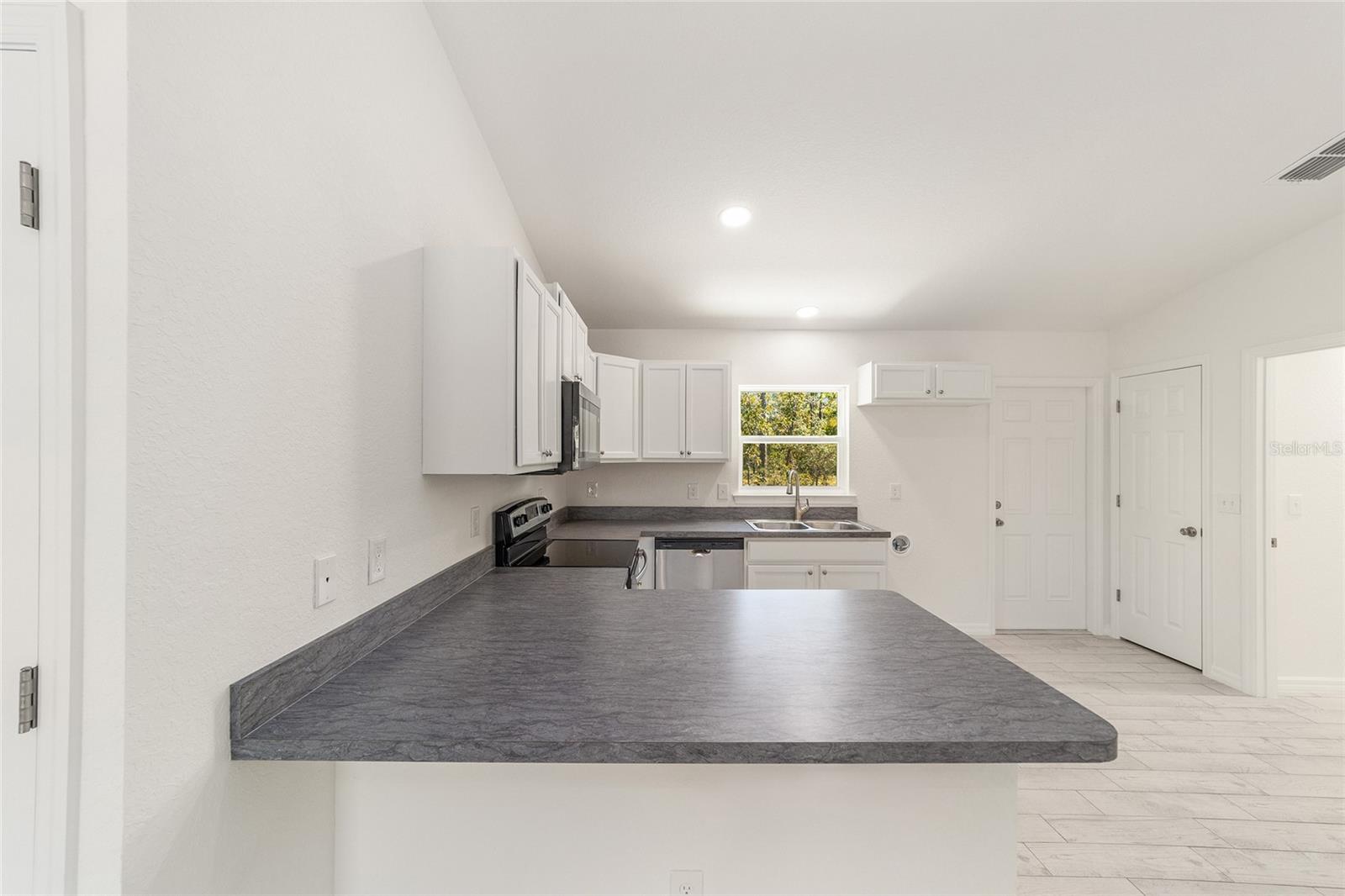 Image 17 of 48 For 284 Commodore Road