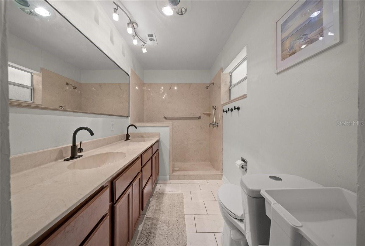 Image 12 of 35 For 2475 7th Avenue