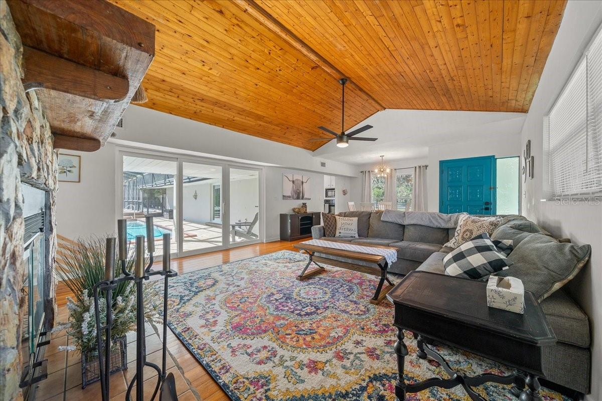Image 3 of 35 For 2475 7th Avenue