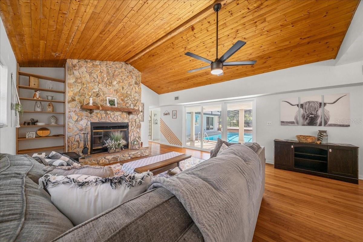 Image 4 of 35 For 2475 7th Avenue