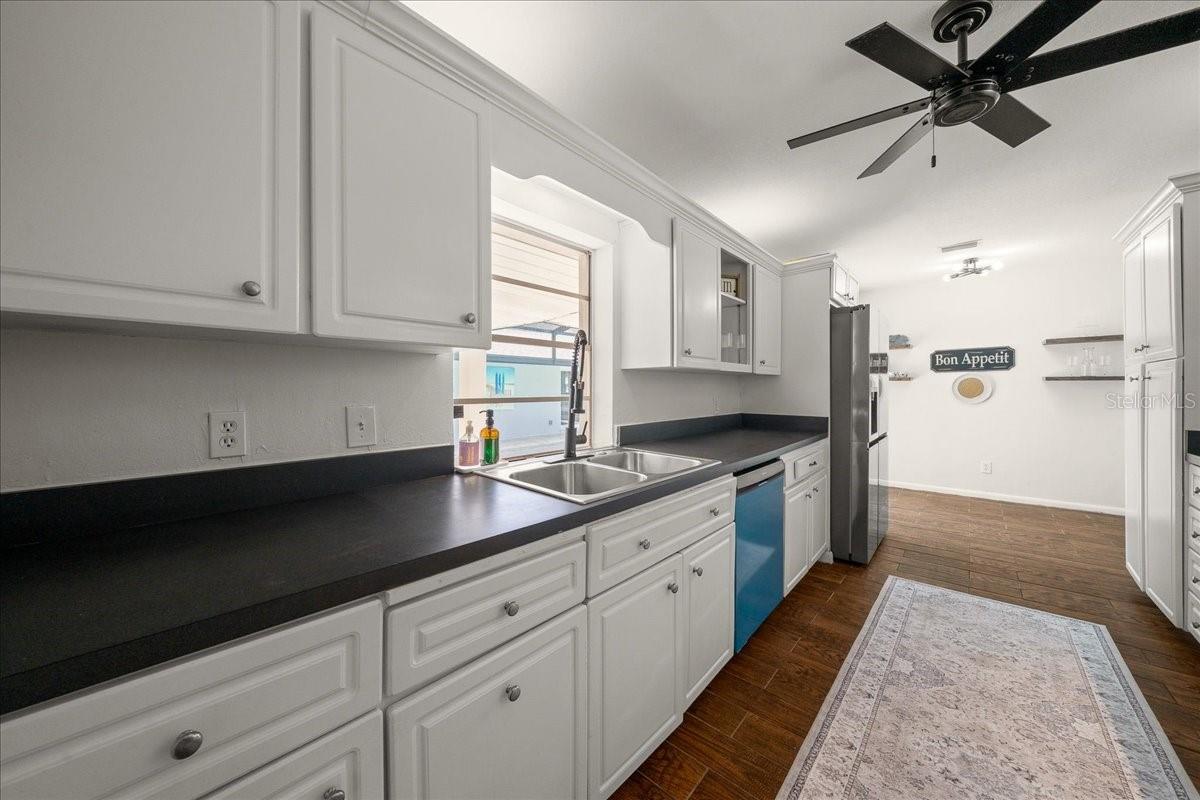 Image 6 of 35 For 2475 7th Avenue
