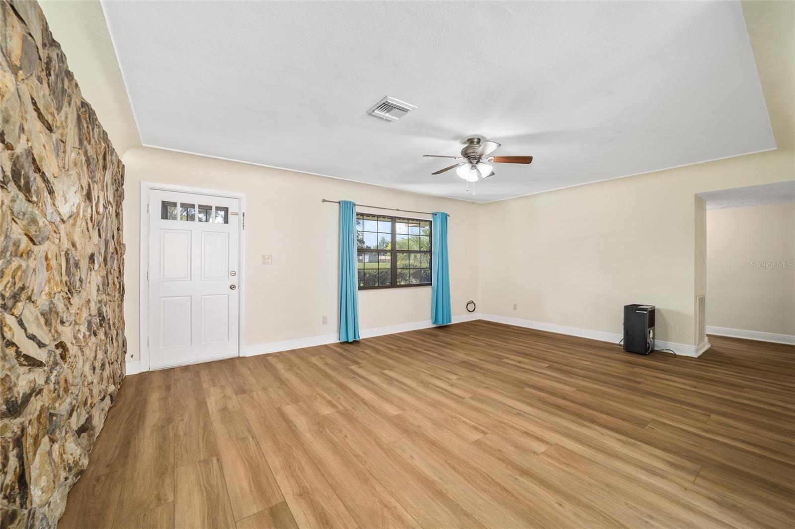 Image 19 of 50 For 5201 Jasmine Lane