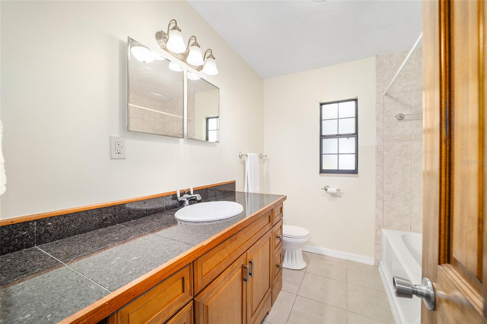 Image 41 of 50 For 5201 Jasmine Lane