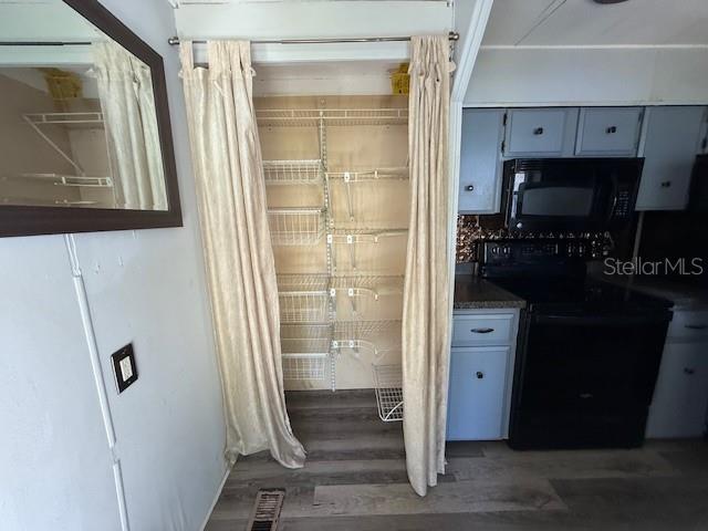 Image 28 of 29 For 14366 Starcross Street