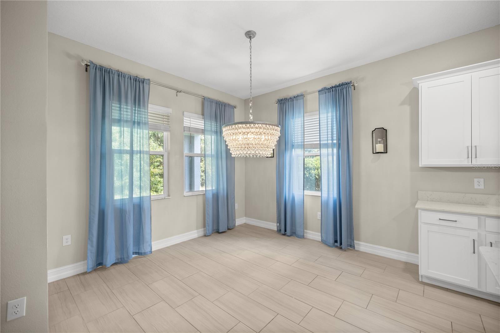 Image 4 of 28 For 719 41st Street