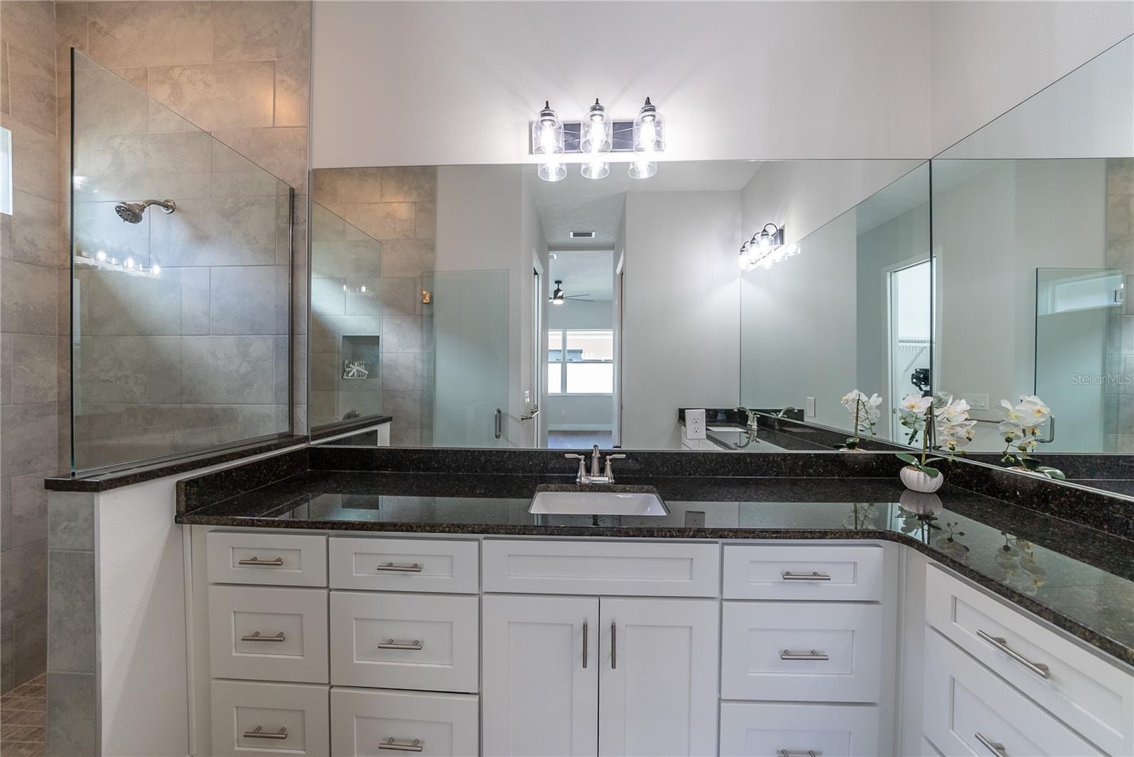 Image 11 of 22 For 4780 25th Loop