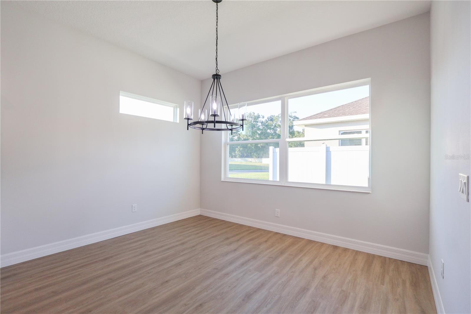 Image 7 of 22 For 4780 25th Loop