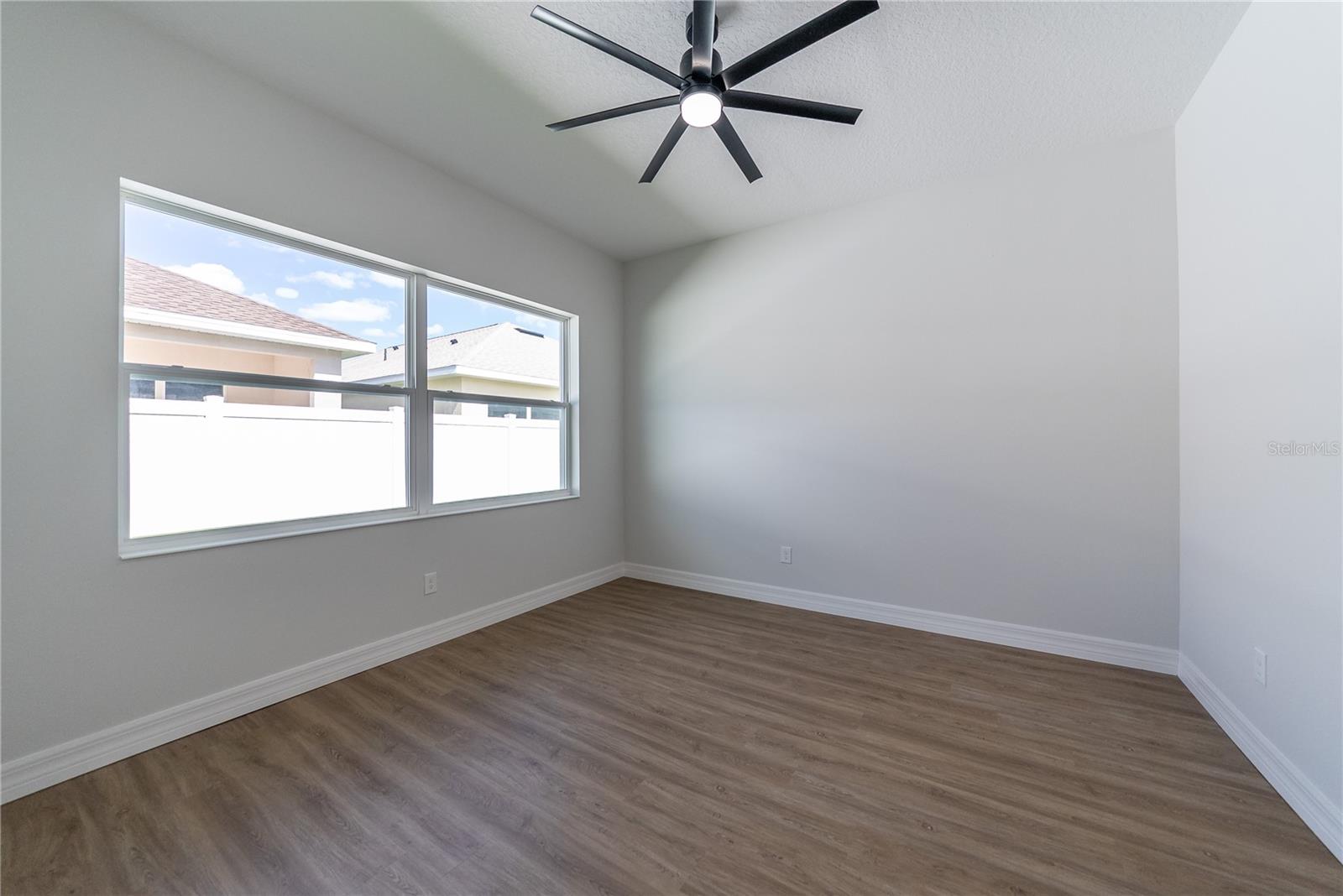 Image 9 of 22 For 4780 25th Loop