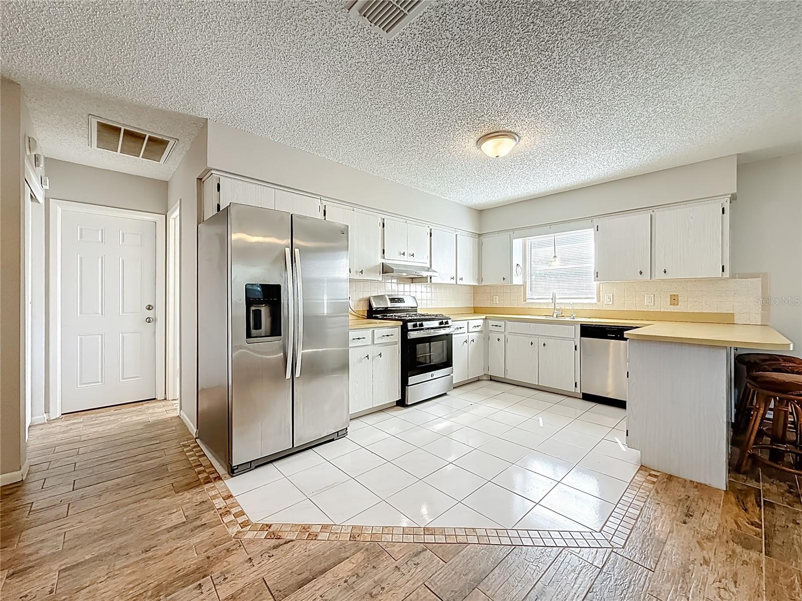 Image 10 of 39 For 2100 58th Street N