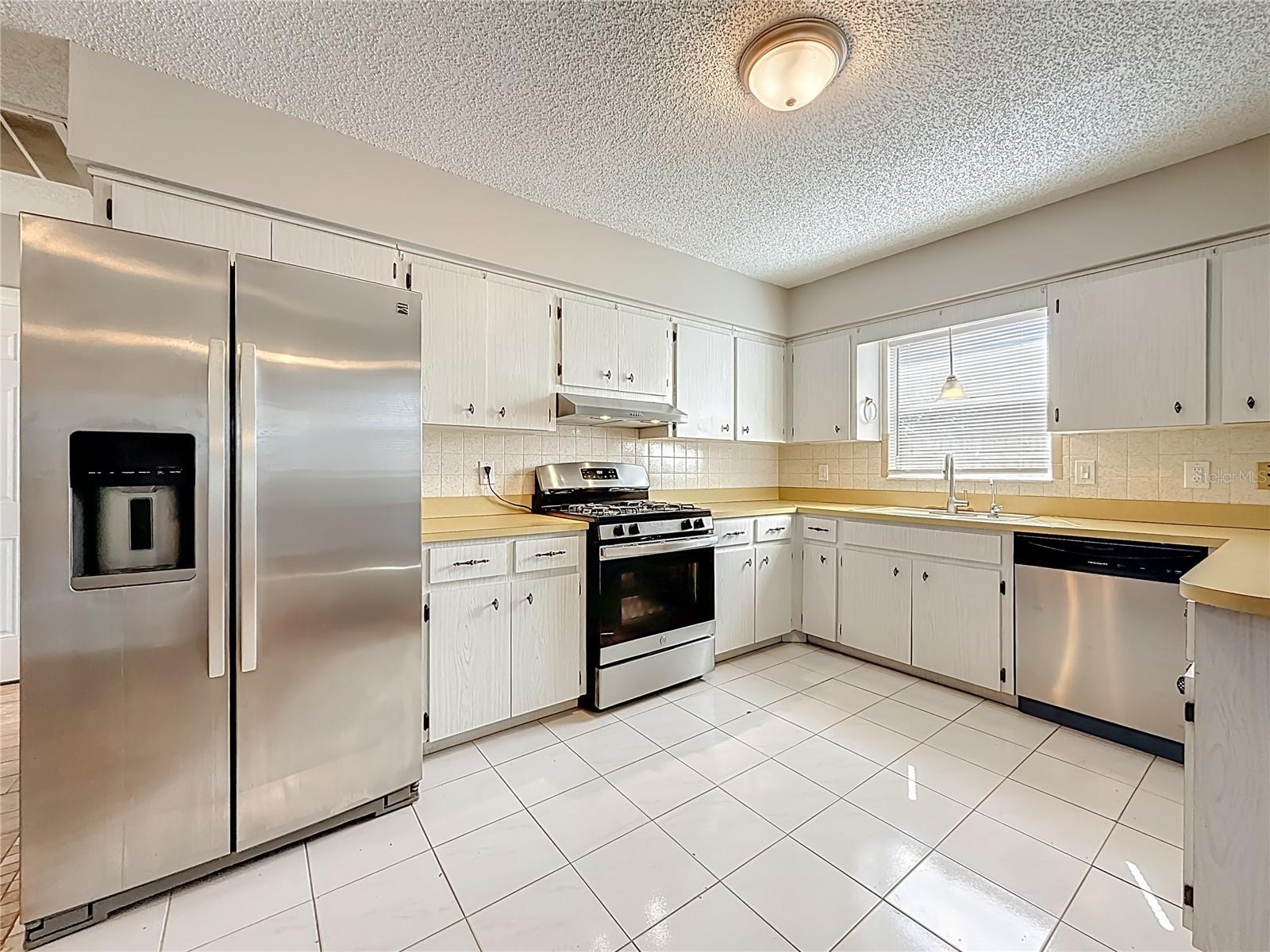 Image 11 of 39 For 2100 58th Street N