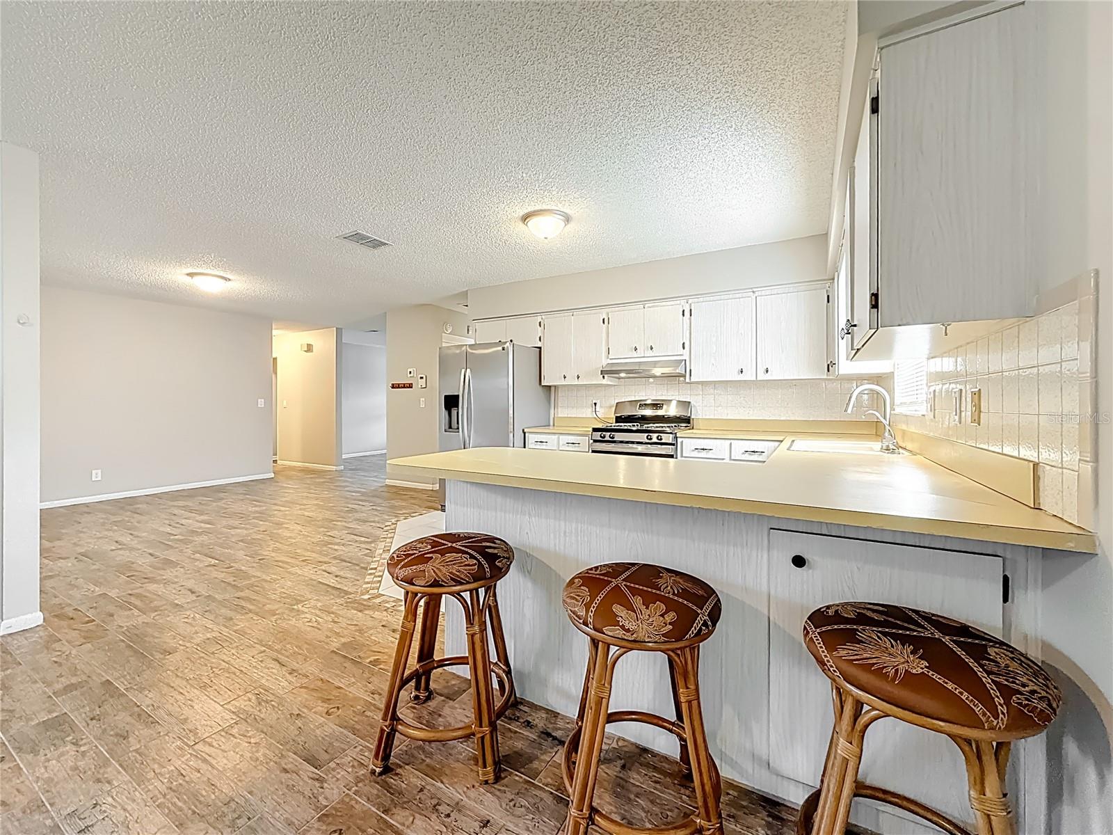 Image 17 of 39 For 2100 58th Street N