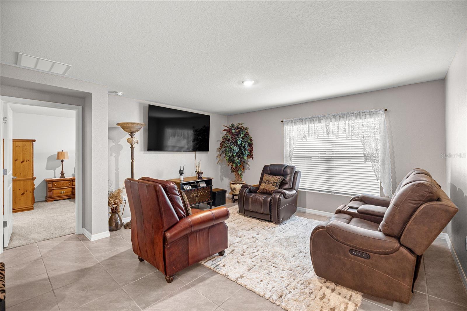 Image 9 of 27 For 11446 72nd Avenue