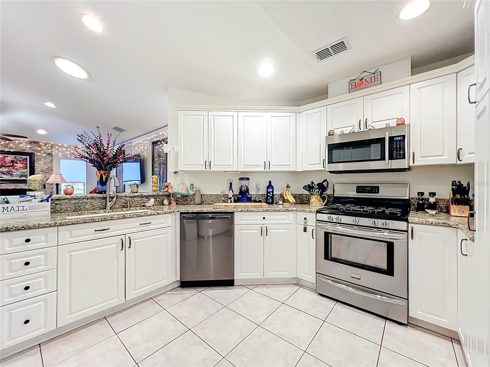 Image 14 of 93 For 11740 169th Avenue Road