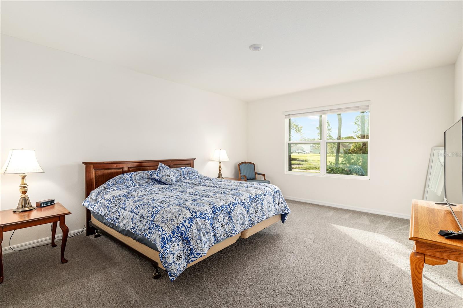 Image 33 of 84 For 141 Hickory Course Circle