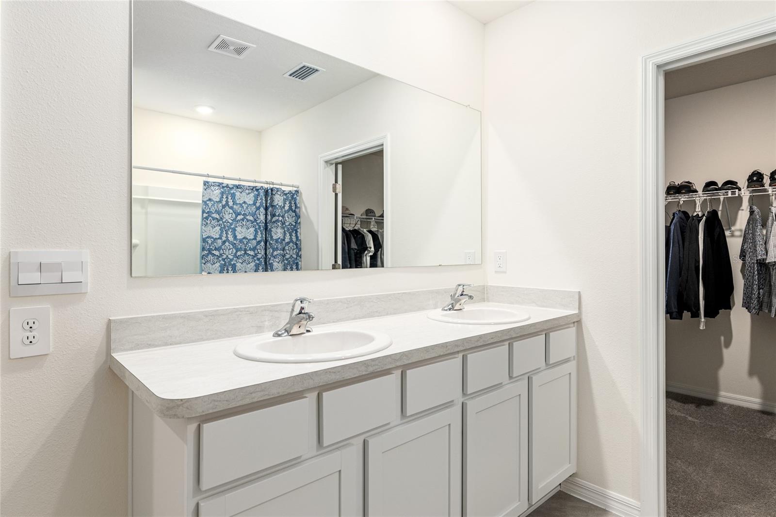 Image 37 of 84 For 141 Hickory Course Circle