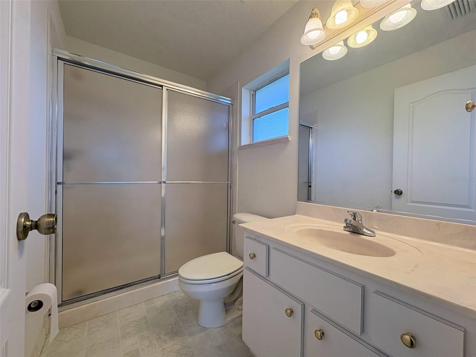 Image 16 of 33 For 3220 46th Court