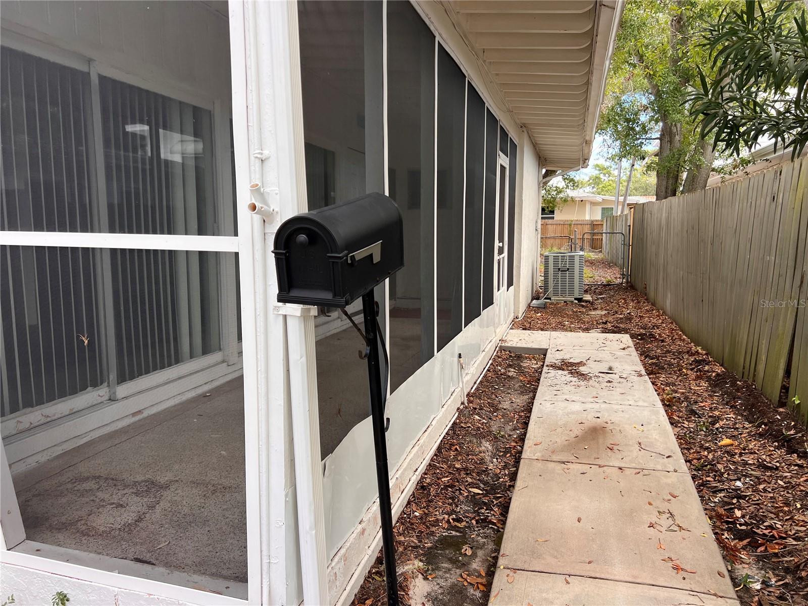 Image 17 of 35 For 535 Monterey Boulevard Ne