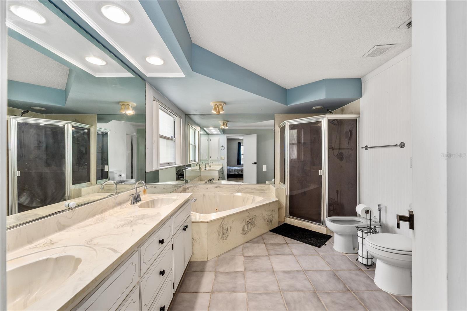 Image 16 of 34 For 13610 43rd Circle