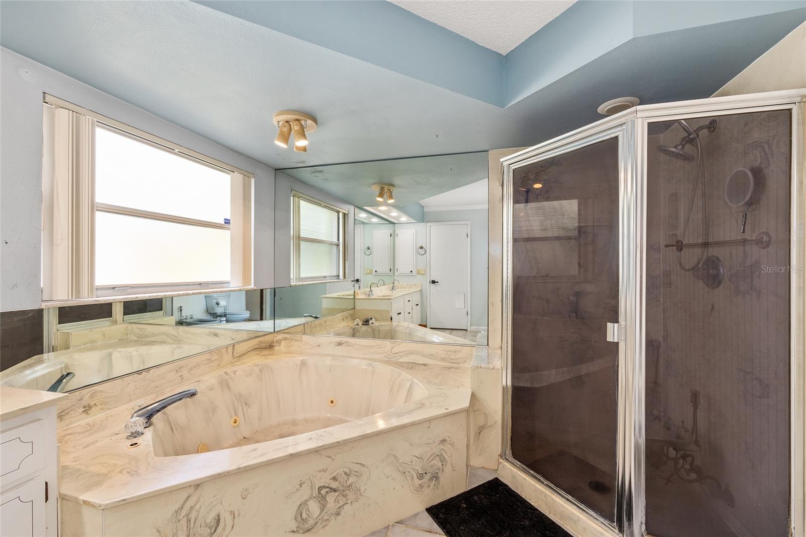 Image 17 of 34 For 13610 43rd Circle