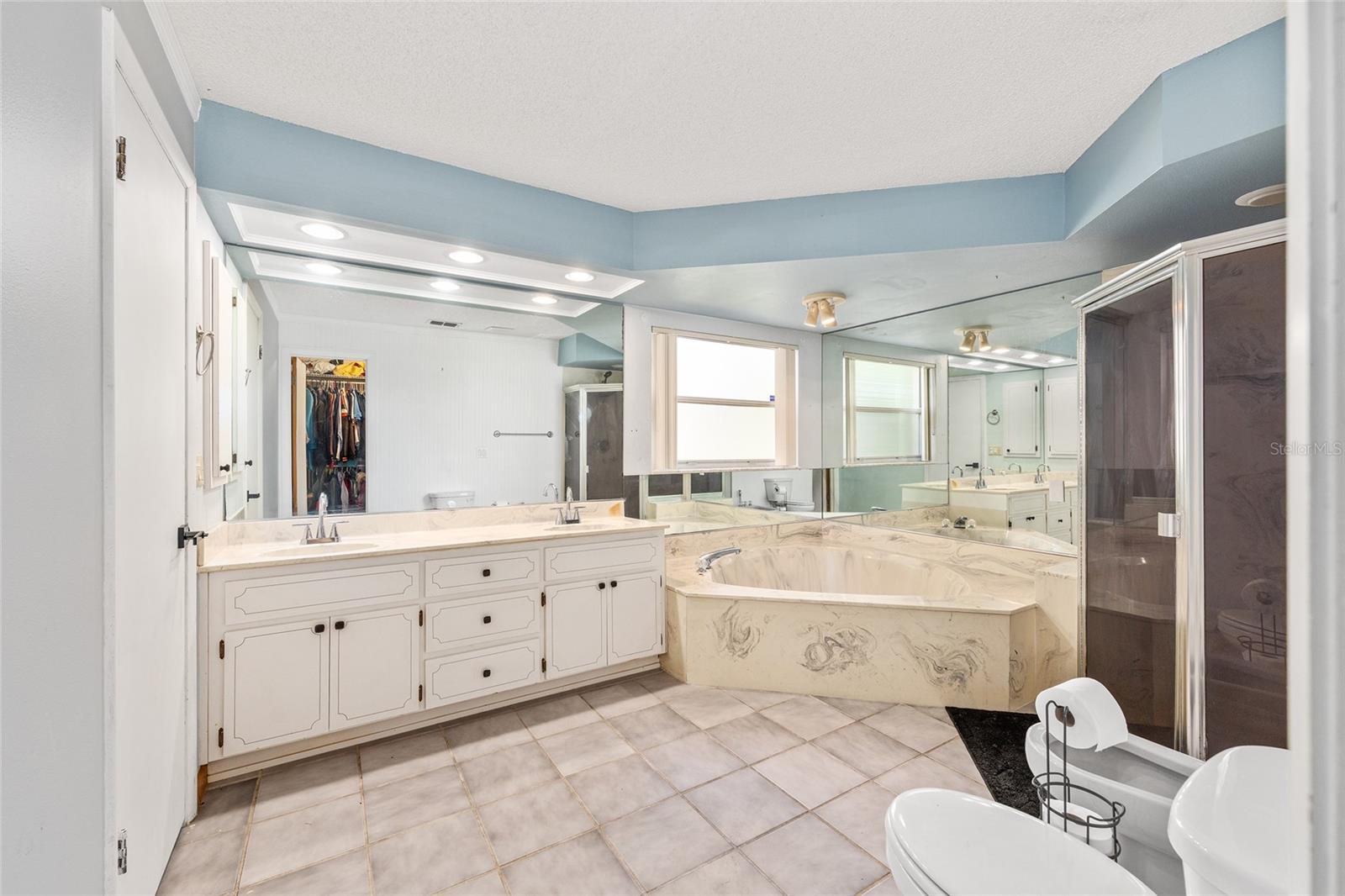 Image 18 of 34 For 13610 43rd Circle