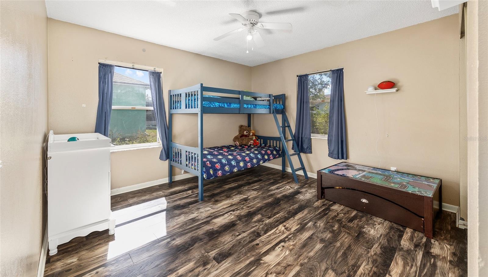 Image 21 of 34 For 13610 43rd Circle