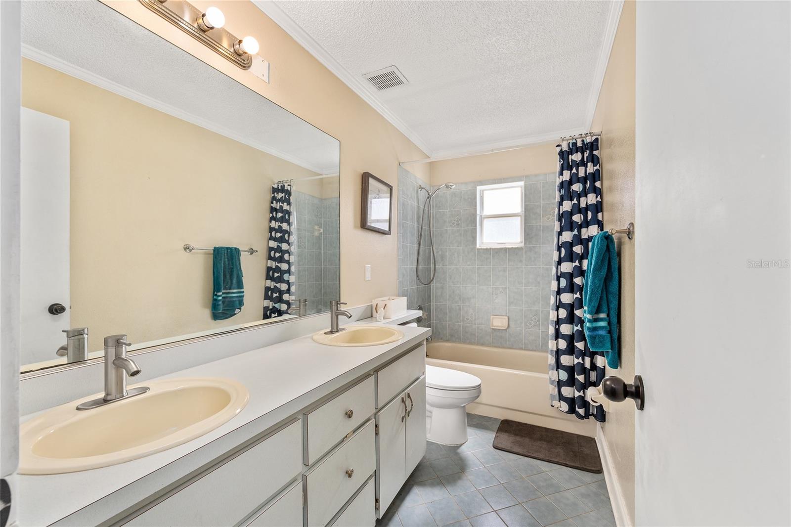 Image 22 of 34 For 13610 43rd Circle