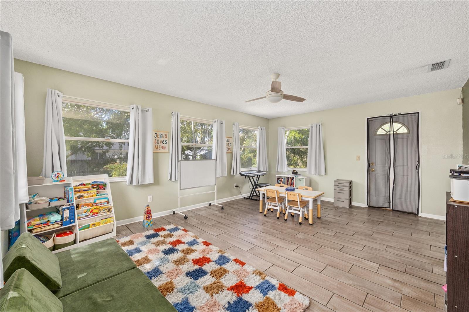 Image 25 of 34 For 13610 43rd Circle