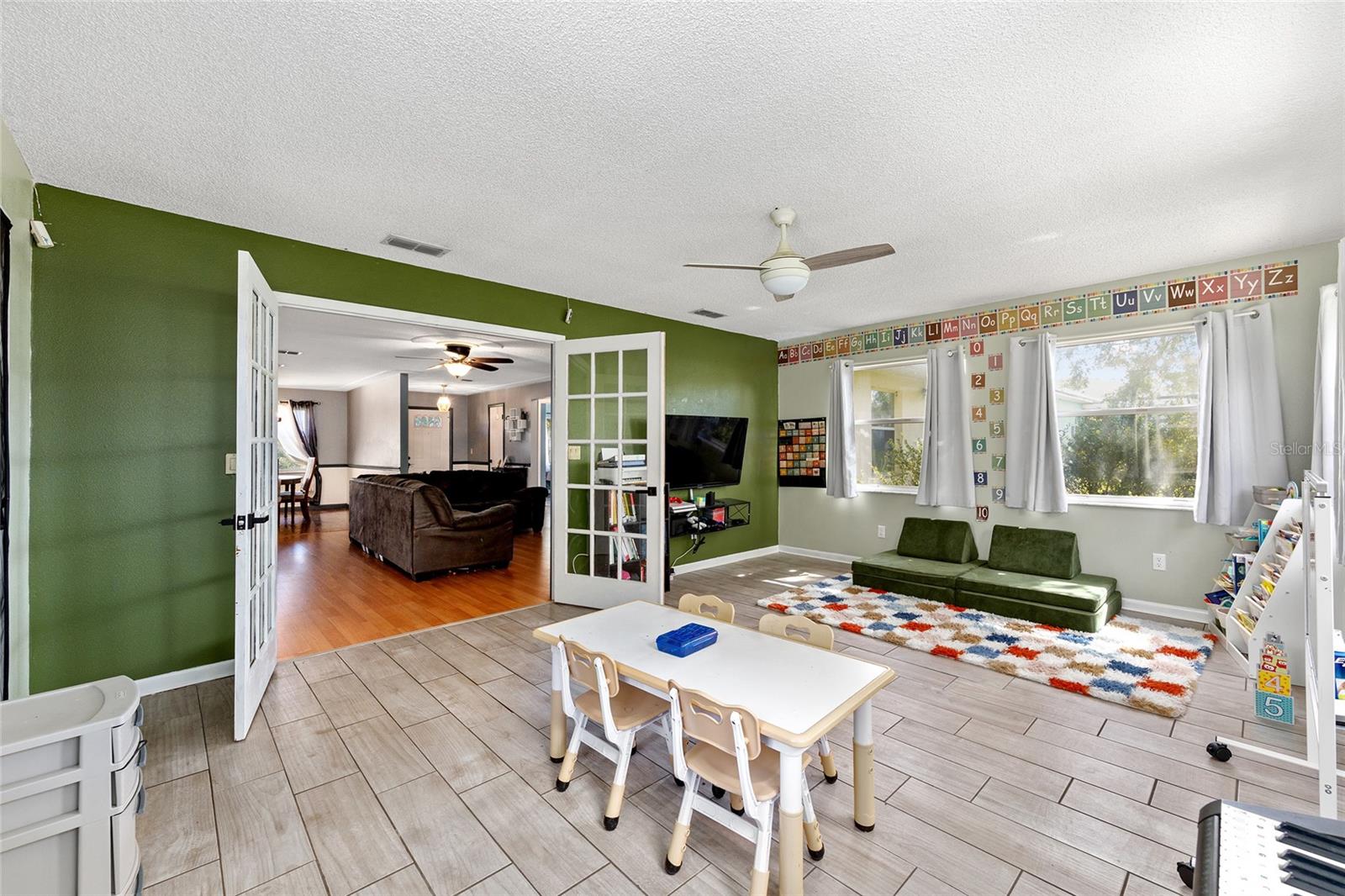 Image 26 of 34 For 13610 43rd Circle