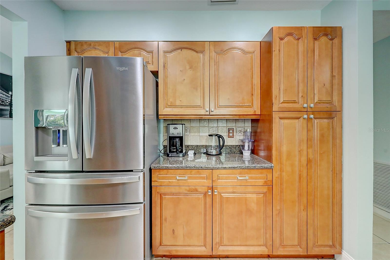 Image 13 of 47 For 238 Grove Avenue