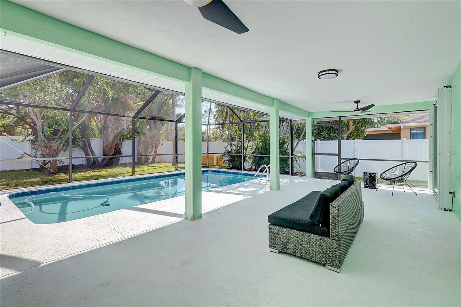 Image 36 of 47 For 238 Grove Avenue