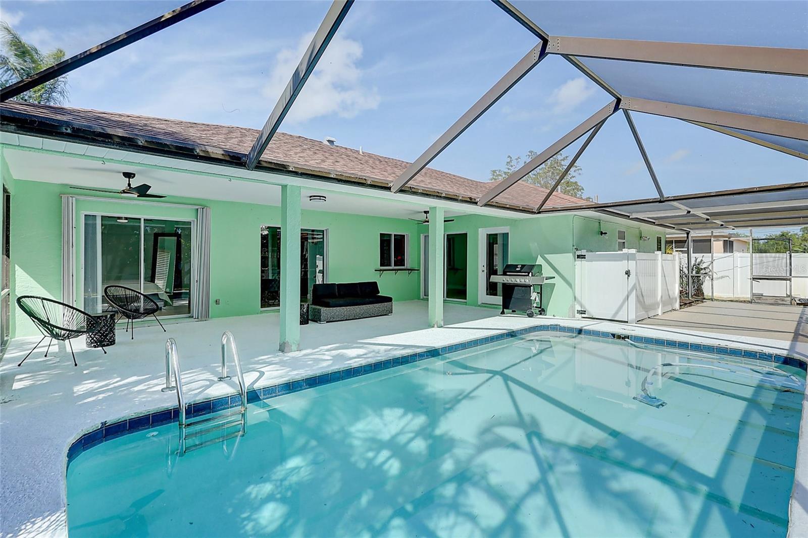 Image 38 of 47 For 238 Grove Avenue