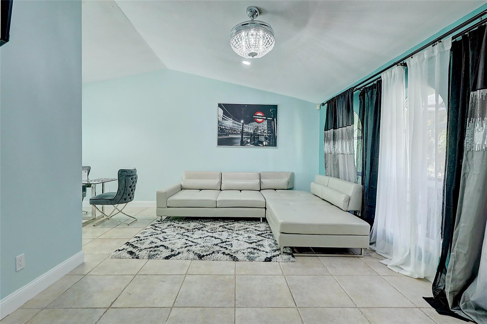 Image 5 of 47 For 238 Grove Avenue