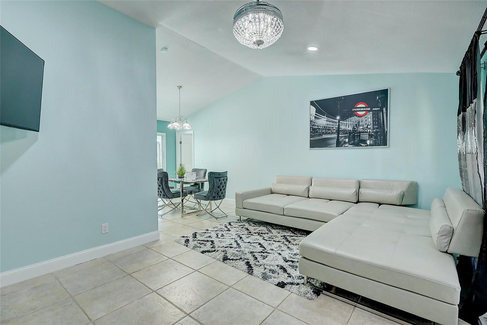 Image 6 of 47 For 238 Grove Avenue