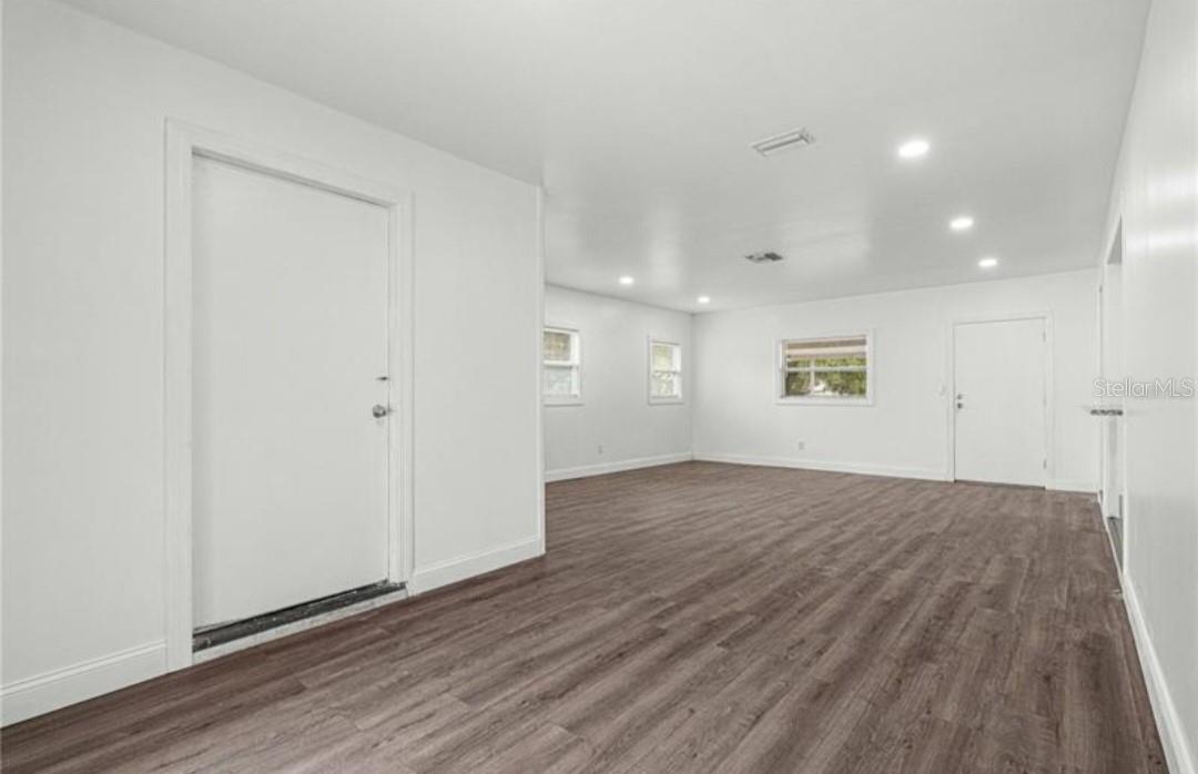 Image 15 of 39 For 46 Lake Court Loop