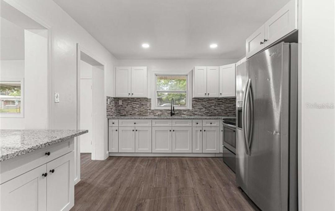 Image 18 of 39 For 46 Lake Court Loop