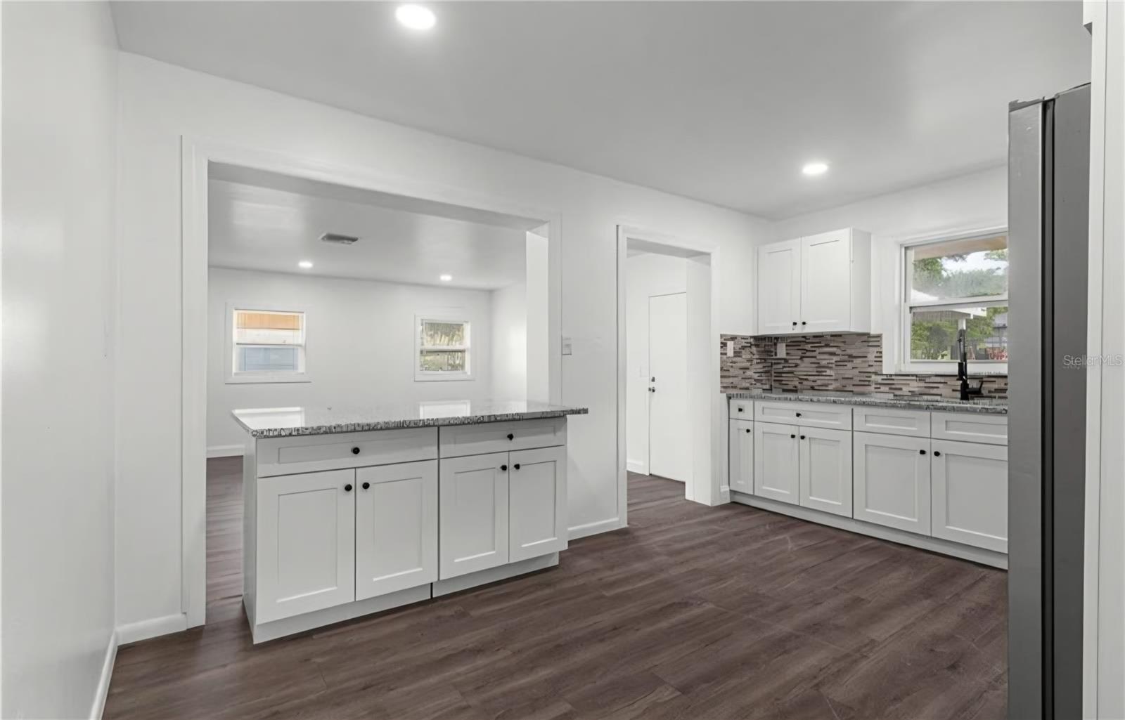 Image 19 of 39 For 46 Lake Court Loop