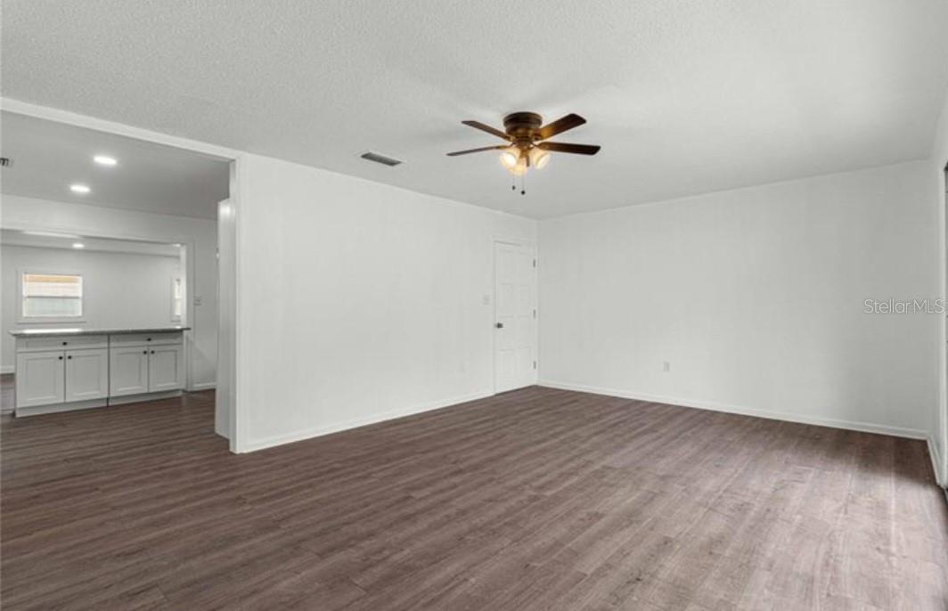 Image 30 of 39 For 46 Lake Court Loop